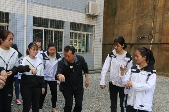 攀枝花市东区经济总量_攀枝花市东区人民法院(3)